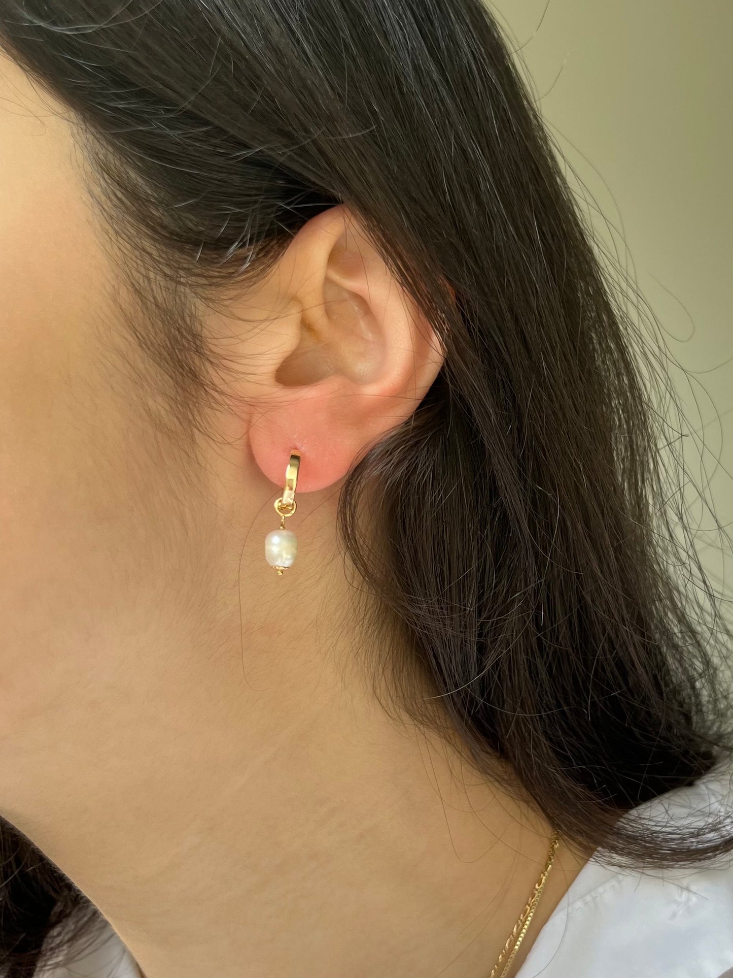 PEARL HOOPS