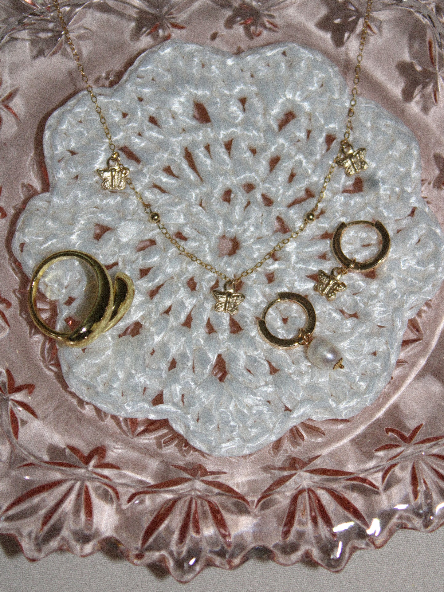 PEARL HOOPS