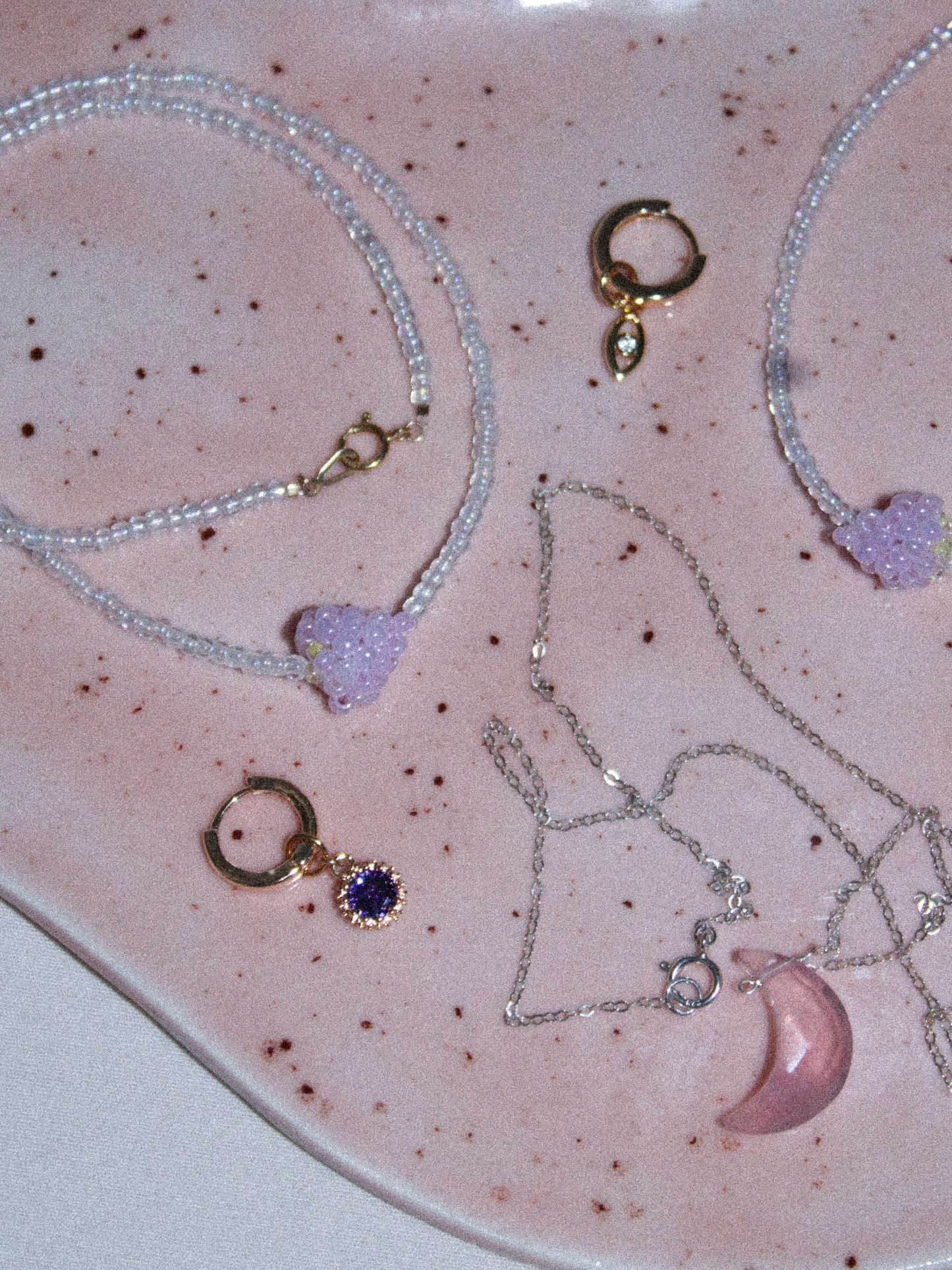 DISCO GRAPE NECKLACE