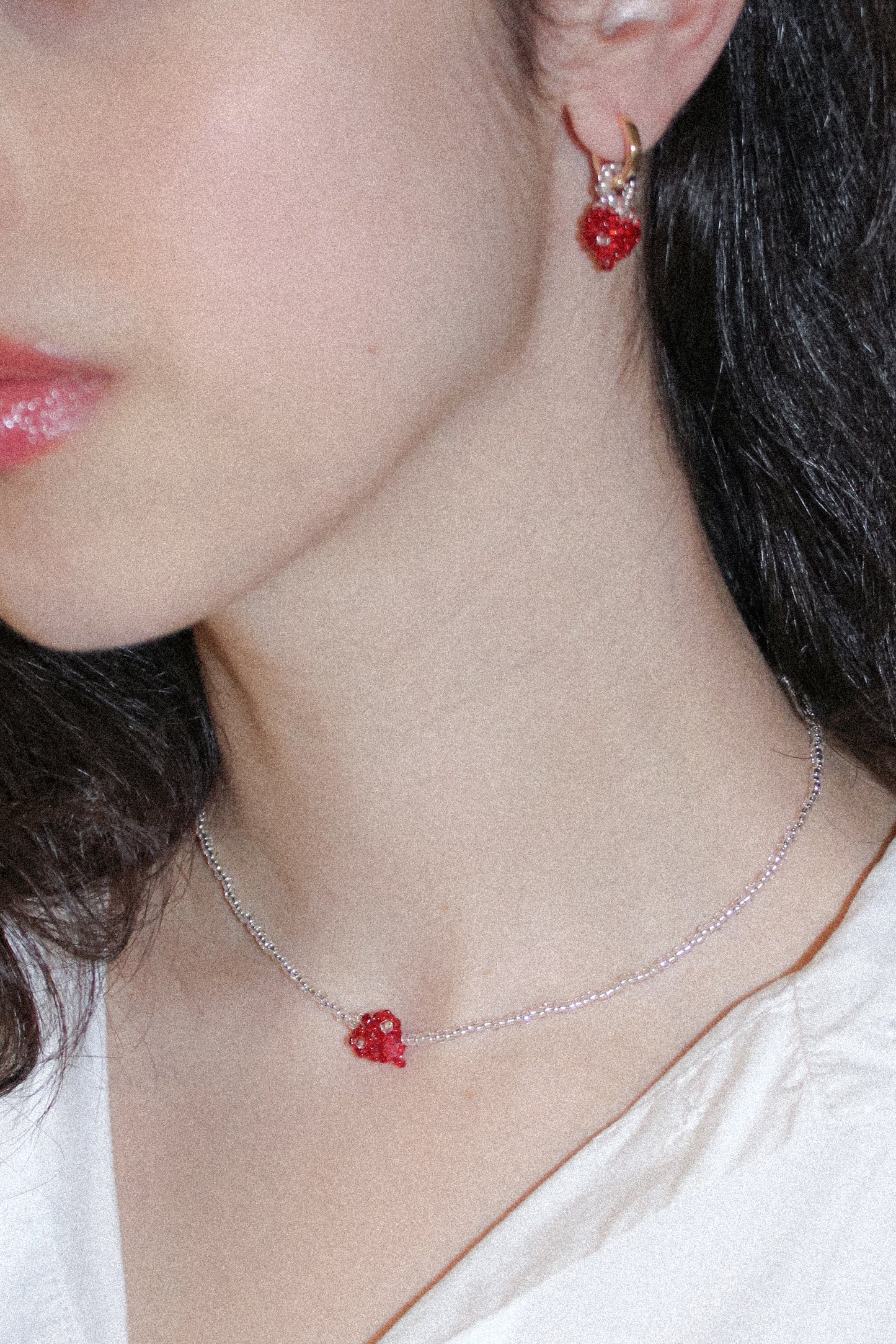 SILVER DISCO STRAWBERRY NECKLACE