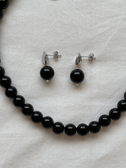 ONYX GIRL EARRINGS